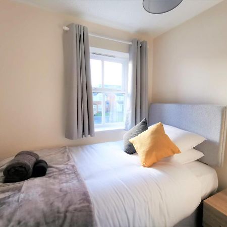 Emerald House - Spacious 3 Bed House With Ensuite Parking Gardens And Netflix เลมิงตันสปา ภายนอก รูปภาพ