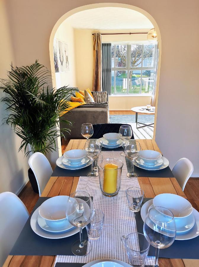 Emerald House - Spacious 3 Bed House With Ensuite Parking Gardens And Netflix เลมิงตันสปา ภายนอก รูปภาพ